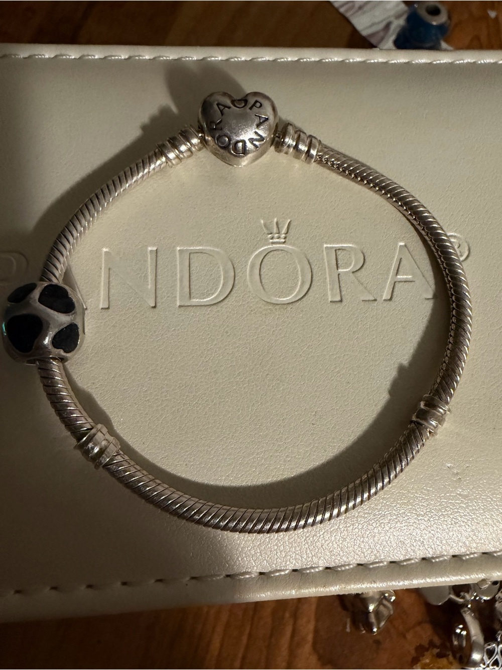 Pandora Moment Heart Clasp Dnake Bracelet with Black Hearts Spacer